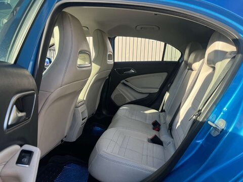 Mercedes-Benz A Class 1.6 A180 BlueEfficiency Sport Auto 5dr 29