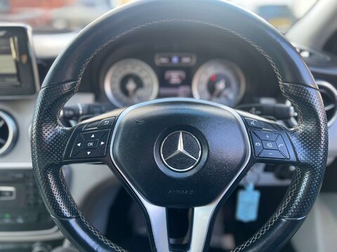 Mercedes-Benz A Class 1.6 A180 BlueEfficiency Sport Auto 5dr 33