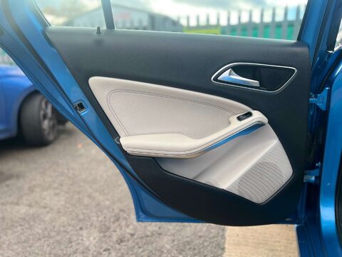 Mercedes-Benz A Class 1.6 A180 BlueEfficiency Sport Auto 5dr 44