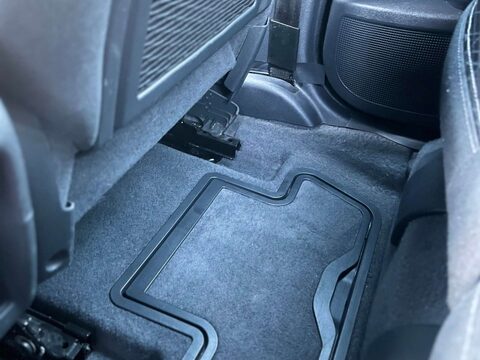 Peugeot 3008 1.6 3008 Active HDi 5dr 33