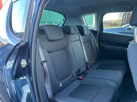 Peugeot 3008 1.6 3008 Active HDi 5dr 26