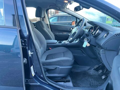 Peugeot 3008 1.6 3008 Active HDi 5dr 17