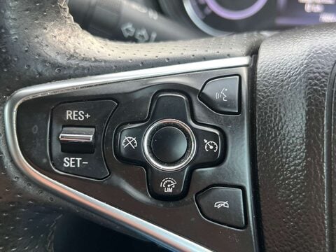 Vauxhall Insignia 1.4 Insignia SRi Nav S/S 5dr 35