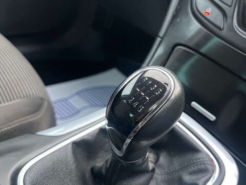 Vauxhall Insignia 1.4 Insignia SRi Nav S/S 5dr 32