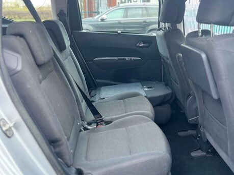 Peugeot 5008 1.6 5008 Active e-HDi Semi-Auto 5dr 4