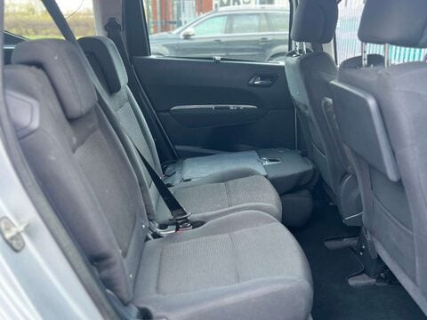 Peugeot 5008 1.6 5008 Active e-HDi Semi-Auto 5dr 5