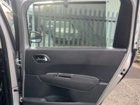 Peugeot 5008 1.6 5008 Active e-HDi Semi-Auto 5dr 9