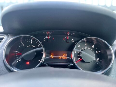 Peugeot 5008 1.6 5008 Active e-HDi Semi-Auto 5dr 4