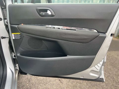 Peugeot 5008 1.6 5008 Active e-HDi Semi-Auto 5dr 17