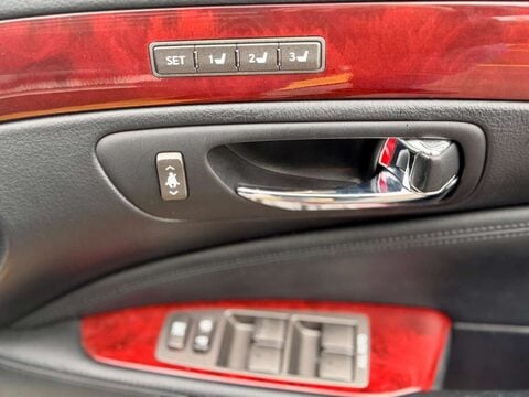 Lexus LS 5.0 600h V8 Premier Saloon 4dr Petrol Hybrid CVT 4WD Euro 5 (s/s) (445 ps) 27