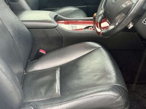 Lexus LS 5.0 600h V8 Premier Saloon 4dr Petrol Hybrid CVT 4WD Euro 5 (s/s) (445 ps) 9