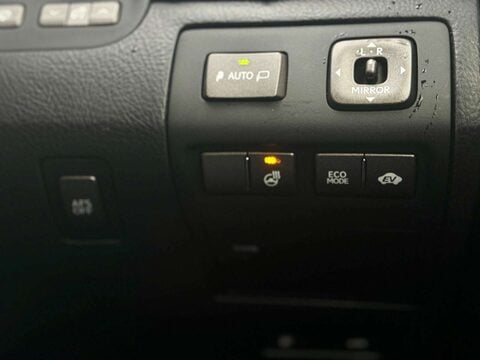 Lexus LS 5.0 600h V8 Premier Saloon 4dr Petrol Hybrid CVT 4WD Euro 5 (s/s) (445 ps) 26