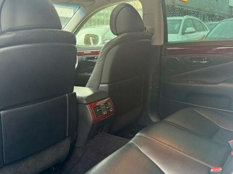 Lexus LS 5.0 600h V8 Premier Saloon 4dr Petrol Hybrid CVT 4WD Euro 5 (s/s) (445 ps) 16