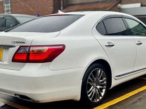 Lexus LS 5.0 600h V8 Premier Saloon 4dr Petrol Hybrid CVT 4WD Euro 5 (s/s) (445 ps) 5