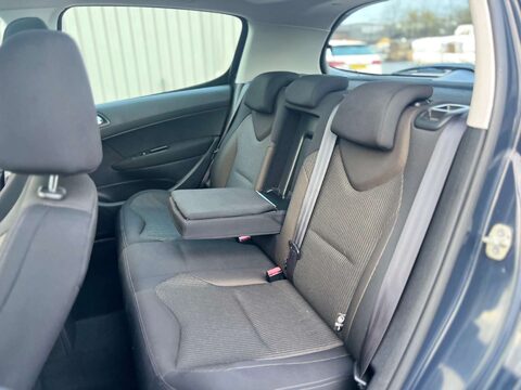 Peugeot 308 1.6 308 Active Navigation Version 5dr 31