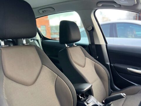 Peugeot 308 1.6 308 Active Navigation Version 5dr 21