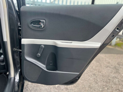 Toyota Yaris 1.4 Yaris TR D-4D 5dr 38