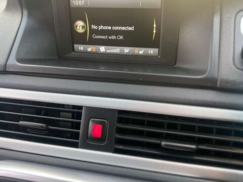 Volvo V70 2.0 V70 R-Design D4 5dr 33