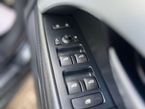 Volvo V70 2.0 V70 R-Design D4 5dr 29