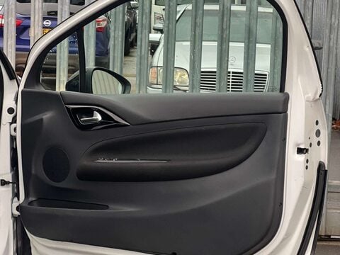 Citroen DS3 1.6 DS3 D Style+ e-HDi 3dr 25