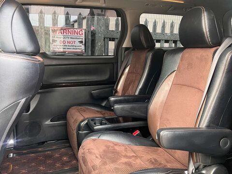 Toyota Alphard GOLDEN EYES II TWIN SUNROOF GRADE 4B WOW 69