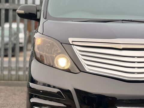 Toyota Alphard GOLDEN EYES II TWIN SUNROOF GRADE 4B WOW 32