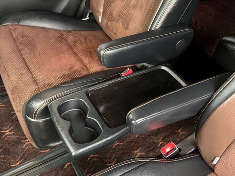 Toyota Alphard GOLDEN EYES II TWIN SUNROOF GRADE 4B WOW 70