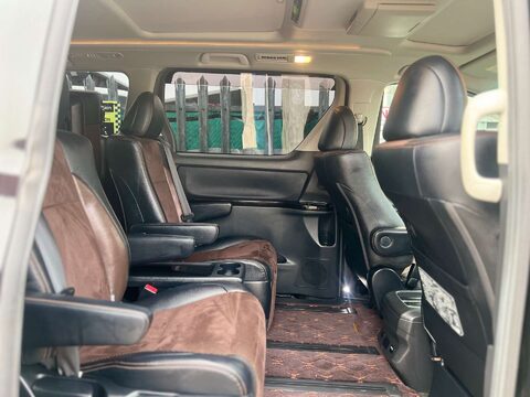 Toyota Alphard GOLDEN EYES II TWIN SUNROOF GRADE 4B WOW 25