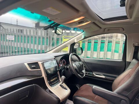 Toyota Alphard GOLDEN EYES II TWIN SUNROOF GRADE 4B WOW 22