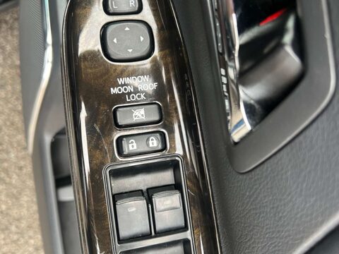 Toyota Alphard GOLDEN EYES II TWIN SUNROOF GRADE 4B WOW 85