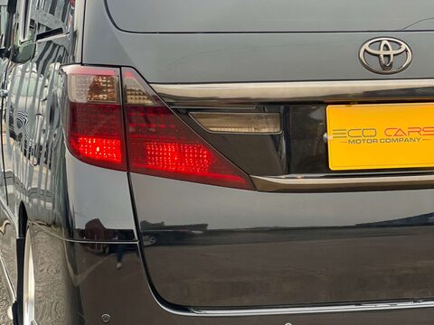 Toyota Alphard GOLDEN EYES II TWIN SUNROOF GRADE 4B WOW 55