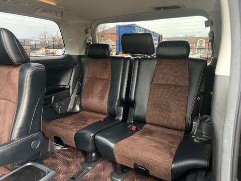 Toyota Alphard GOLDEN EYES II TWIN SUNROOF GRADE 4B WOW 50