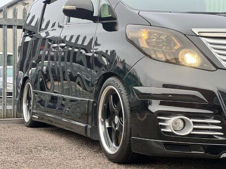 Toyota Alphard GOLDEN EYES II TWIN SUNROOF GRADE 4B WOW 4