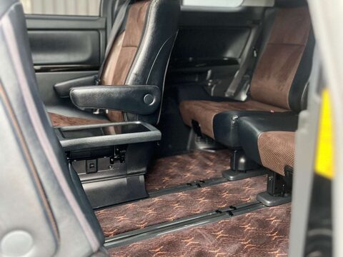 Toyota Alphard GOLDEN EYES II TWIN SUNROOF GRADE 4B WOW 39