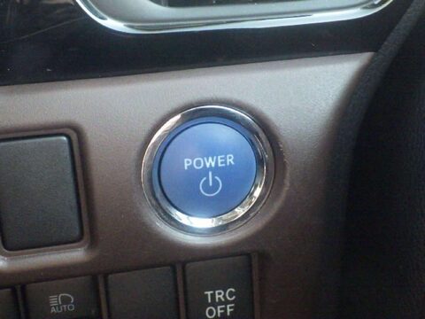 Toyota Voxy ESQUIRE VOXY HYBRID 1.8 PETROL 7 SEATER FRESH IMPORT 24