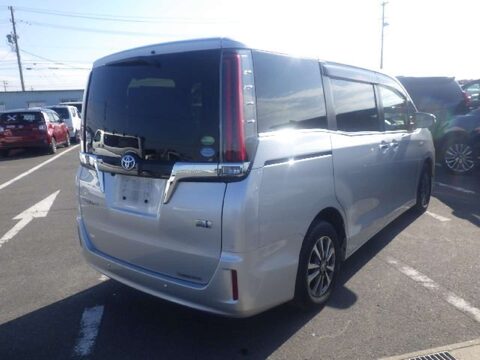 Toyota Voxy ESQUIRE VOXY HYBRID 1.8 PETROL 7 SEATER FRESH IMPORT 3