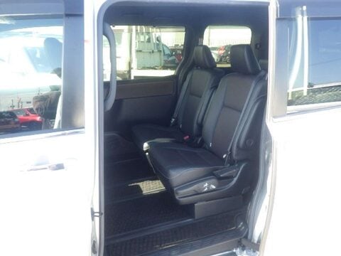 Toyota Voxy ESQUIRE VOXY HYBRID 1.8 PETROL 7 SEATER FRESH IMPORT 7