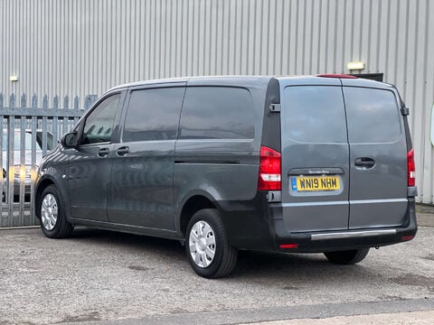 Mercedes-Benz Vito 2.1 Vito 114 Bluetec 10