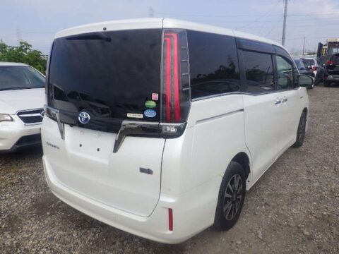 Toyota Voxy ESQUIRE SIMILAR TO NOAH VOXY 1.8 HYBRID PETROL 7 SEATER EURO 6 5