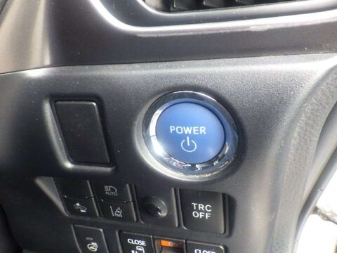 Toyota Voxy ESQUIRE SIMILAR TO NOAH VOXY 1.8 HYBRID PETROL 7 SEATER EURO 6 19