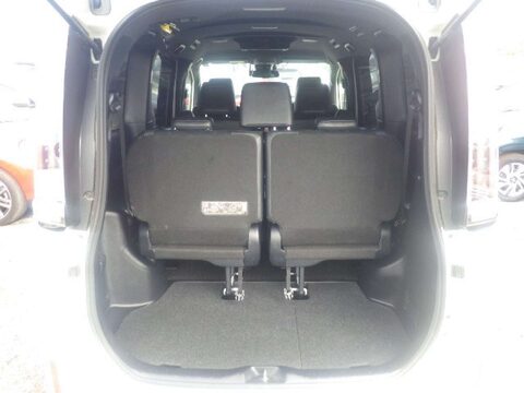 Toyota Voxy ESQUIRE SIMILAR TO NOAH VOXY 1.8 HYBRID PETROL 7 SEATER EURO 6 13