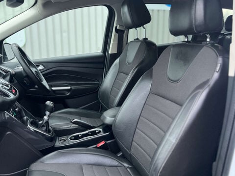 Ford Kuga 2.0 Kuga Titanium 4x2 TDCi 5dr 10