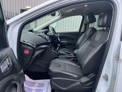 Ford Kuga 2.0 Kuga Titanium 4x2 TDCi 5dr 12