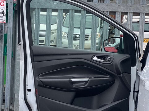 Ford Kuga 2.0 Kuga Titanium 4x2 TDCi 5dr 28