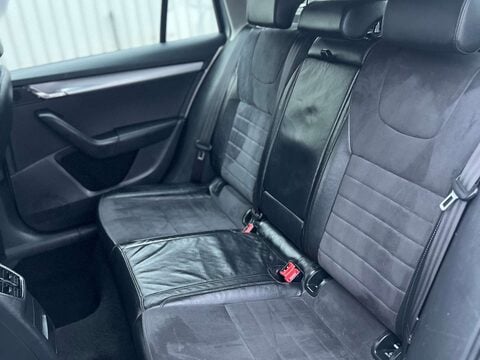 Skoda Octavia 2.0 Octavia Elegance TDI CR 5dr 24