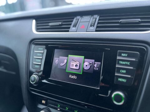 Skoda Octavia 2.0 Octavia Elegance TDI CR 5dr 28