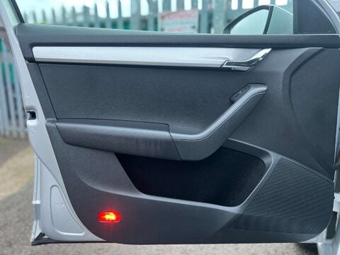 Skoda Octavia 2.0 Octavia Elegance TDI CR 5dr 44