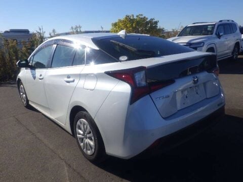 Toyota Prius 1.8 VVT-h Active Hatchback 5dr Petrol Hybrid CVT Euro 6 (s/s) (122 ps) 6