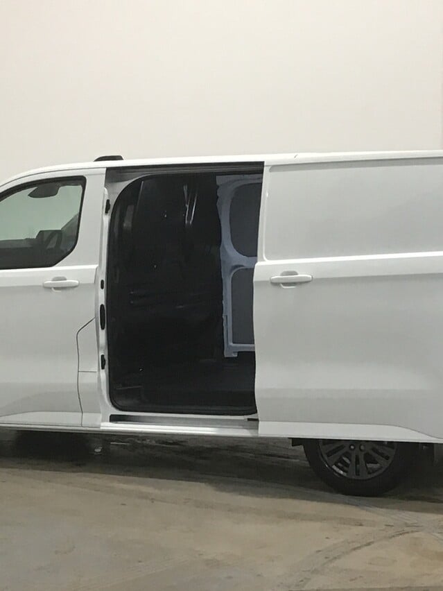 Ford Transit Custom 320 L1H1 PHEV Limited Hybrid