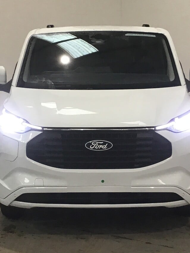 Ford Transit Custom 320 L1H1 PHEV Limited Hybrid